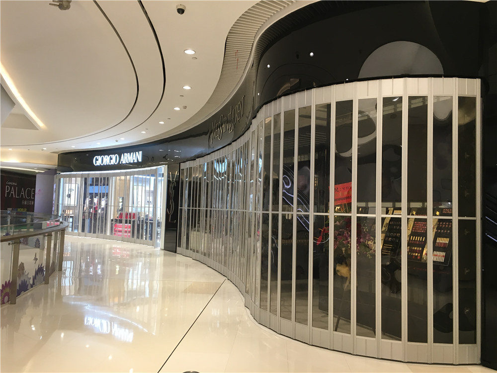 銀色鋁合金折疊門